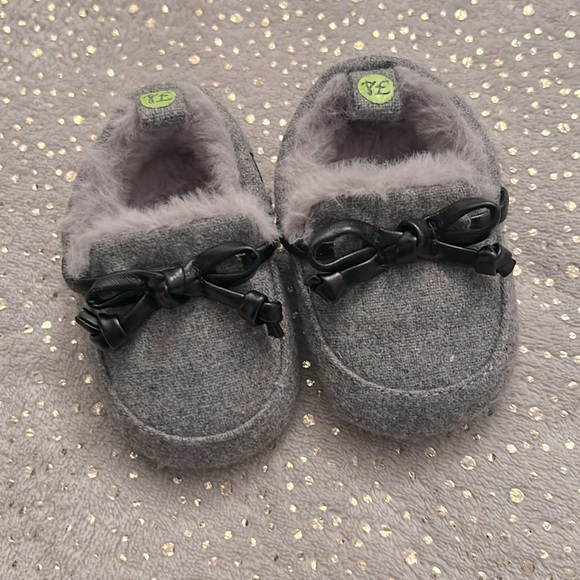 baby slippers bundle - Picture 4 of 8